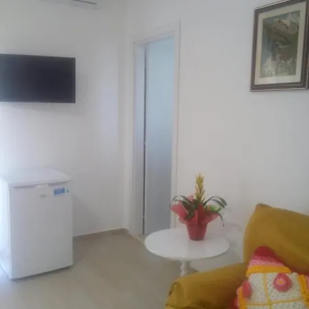 Daniela 4*